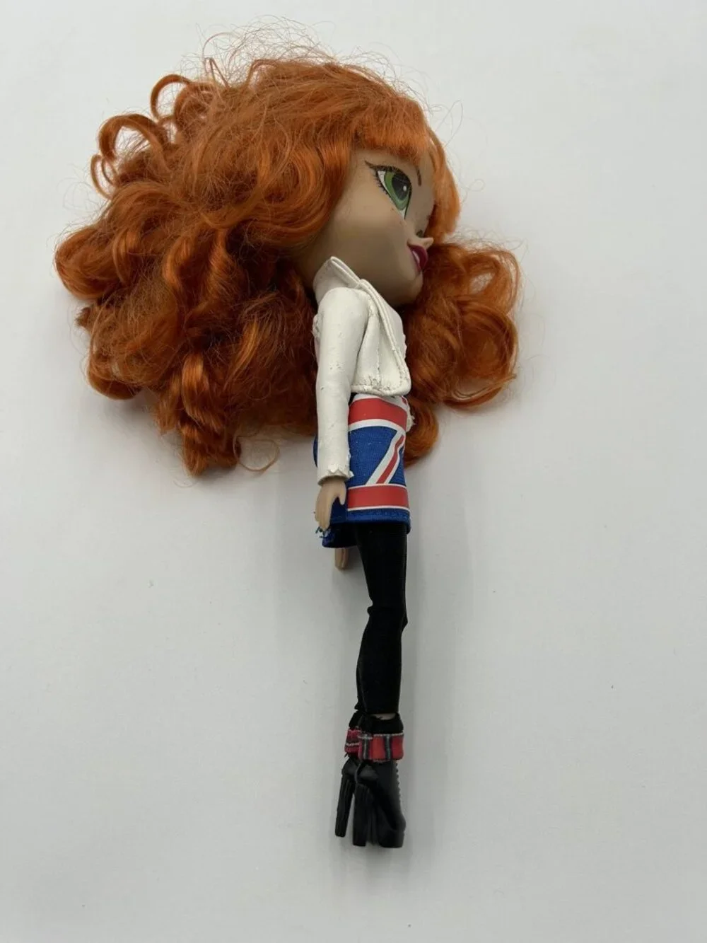 RARE! Beatrix Girls Doll London Tour Lark Limited Edition GUC
